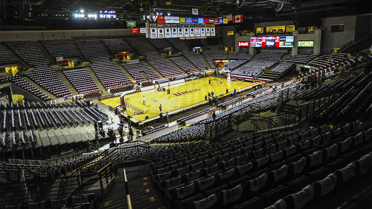 Men's college basketball roundup: UMass takes down Saint Louis