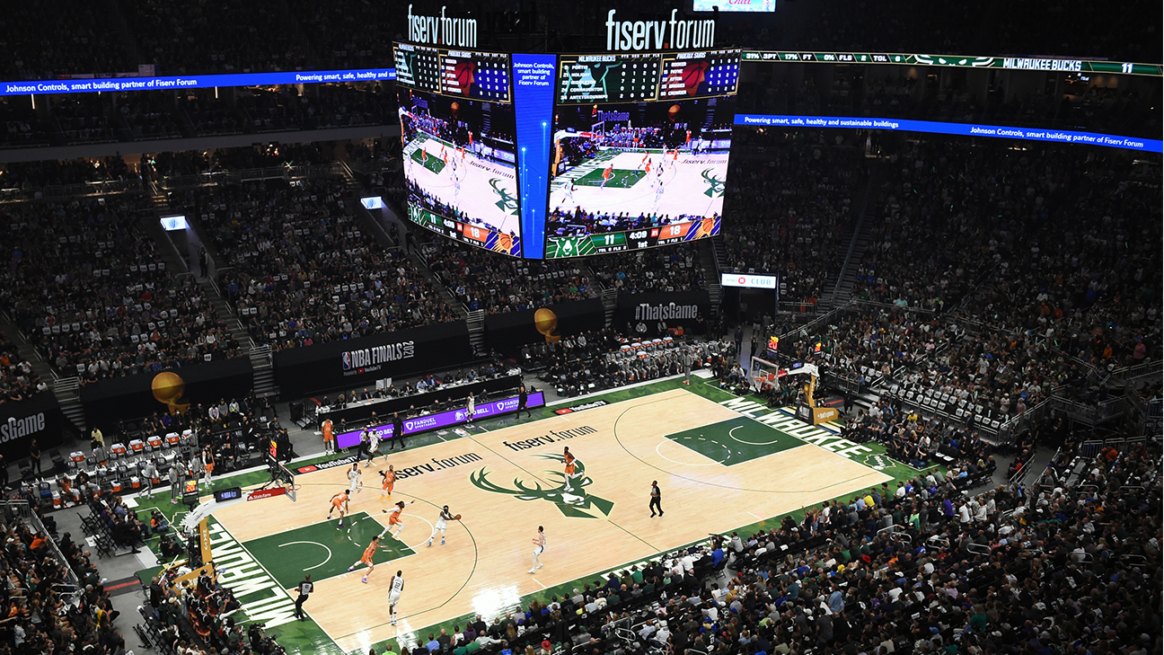 Milwaukee Bucks vs Brooklyn Nets photos at Fiserv Forum