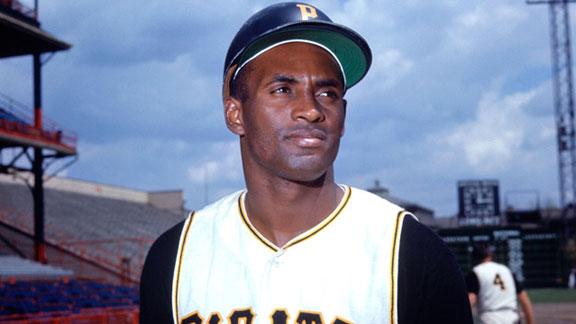 Did holding 'the bat' at Roberto Clemente's museum helped Oswaldo