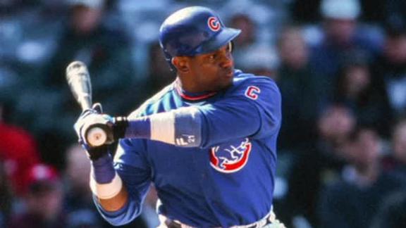 Ex-Cubs star Sammy Sosa faces 'roadblock' to get back into good graces of  team, Hall of Famer says