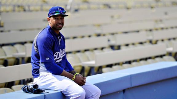 Matt Kemp, Yasiel Puig share words - ABC7 Chicago