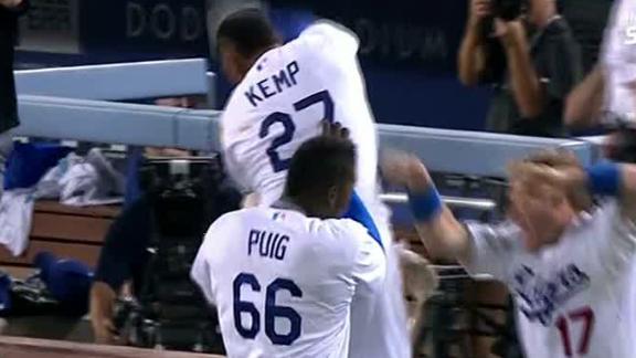 Matt Kemp slaps walk-off in 10th after going deep as Dodgers clip