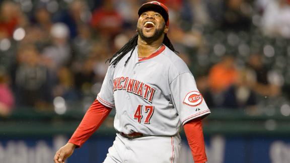 Johnny Cueto complete game, bizarre play help Reds rout Tribe - ABC13  Houston