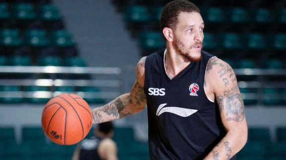 Delonte West released by Yao Ming's Shanghai Sharks