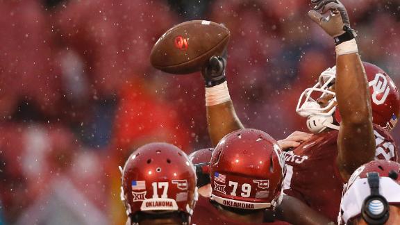 Oklahoma Sooners run over Kansas Jayhawks 44-7