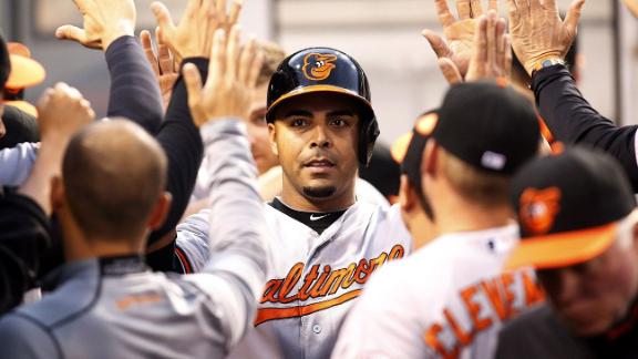 Manny Machado, Nelson Cruz hammer Giants with 7 combined RBIs in