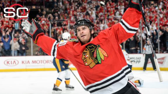 Late, late effort puts Blackhawks in control of series - ABC7 Chicago