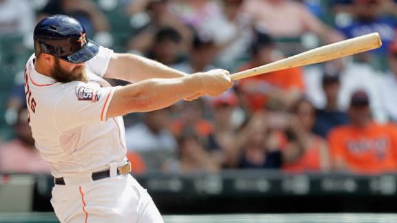 MLB Roundup: Evan Gattis's two home runs lift Astros to 10th