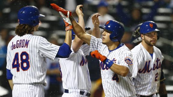 Mets shortstop Wilmer Flores blossoms on and off the field – New York Daily  News