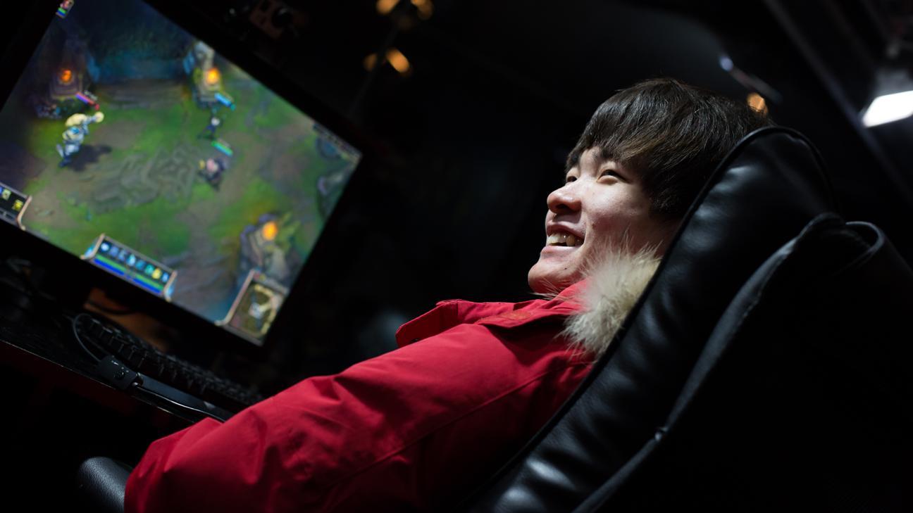 League of Legends Spotlight: Who is Faker?