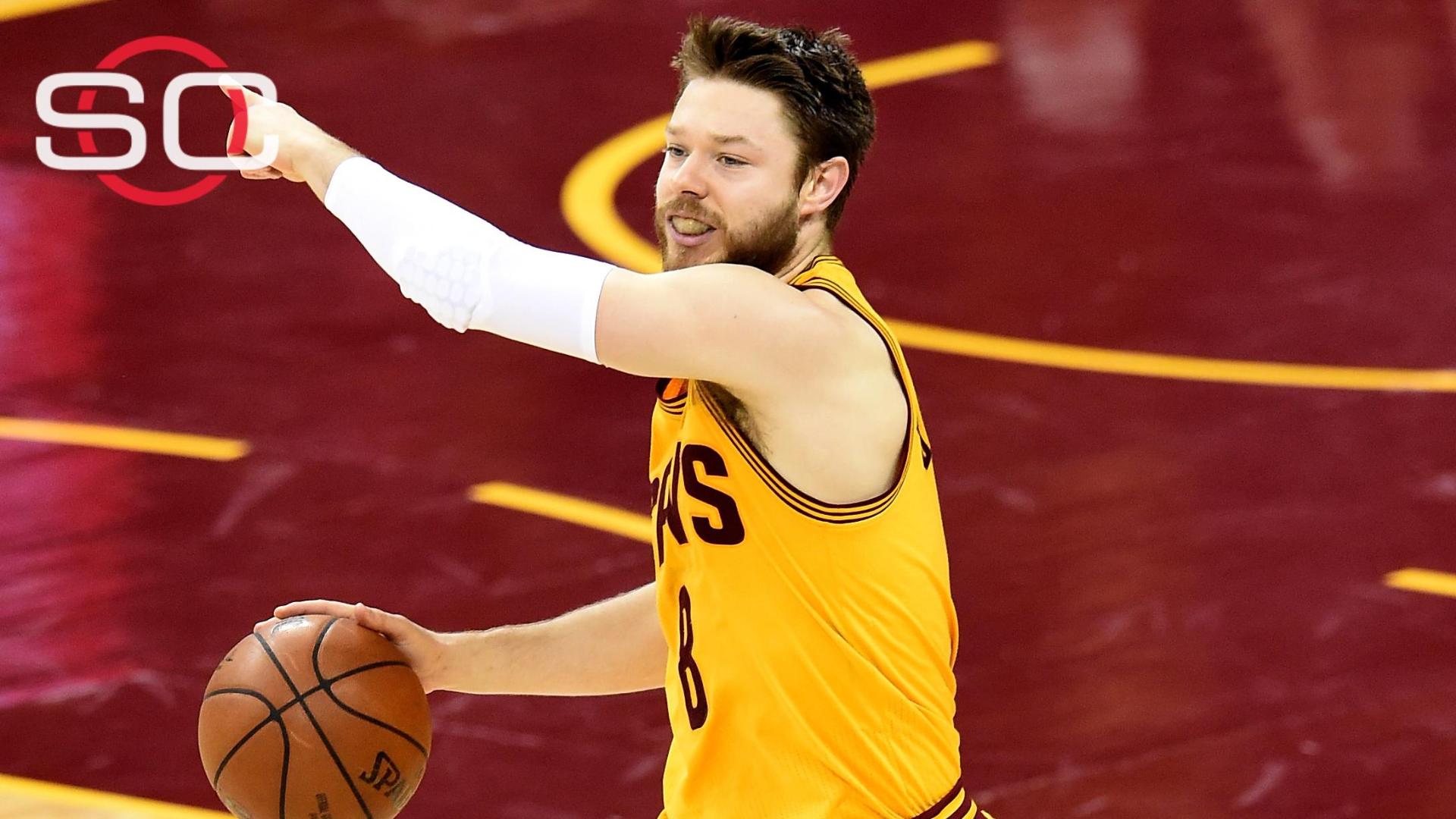 Matthew Dellavedova of Cleveland Cavaliers treated for dehydration, to be  released from hospital - ESPN