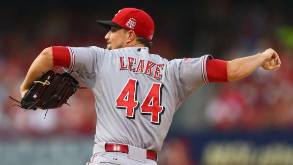 Mike Leake sent to San Francisco Giants for two minor leaguers - ABC7  Chicago