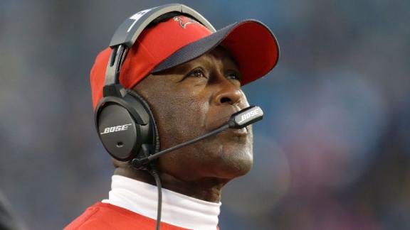 Illinois Football: Illini make much needed change, fire Lovie Smith