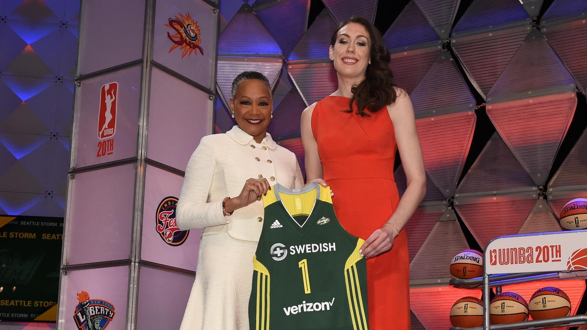 Breanna Stewart Top Pick In Wnba Leading 1 2 3 Uconn Sweep Abc7 Los Angeles