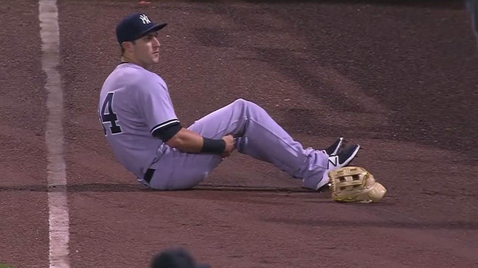 Yankees OF Dustin Fowler crashes into rail in MLB debut, ruptures p ...