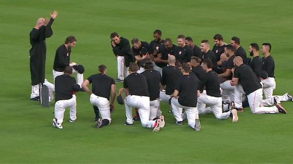 Houston Astros hold funeral for Carlos Beltran's glove