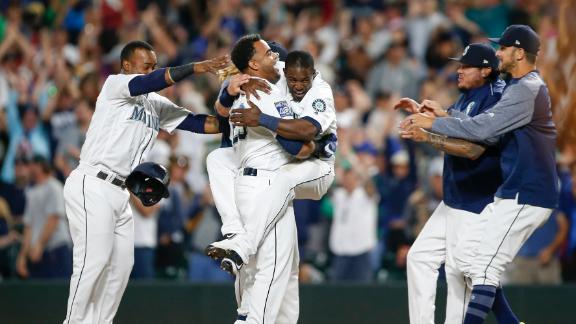 Yankees' Aaron Judge, Ronald Torreyes swap jerseys (video