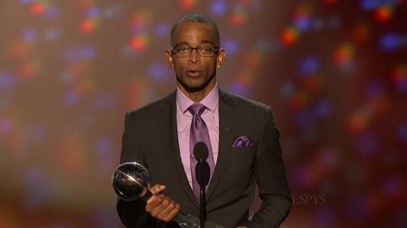 Stuart Scott accepts Jimmy V Award