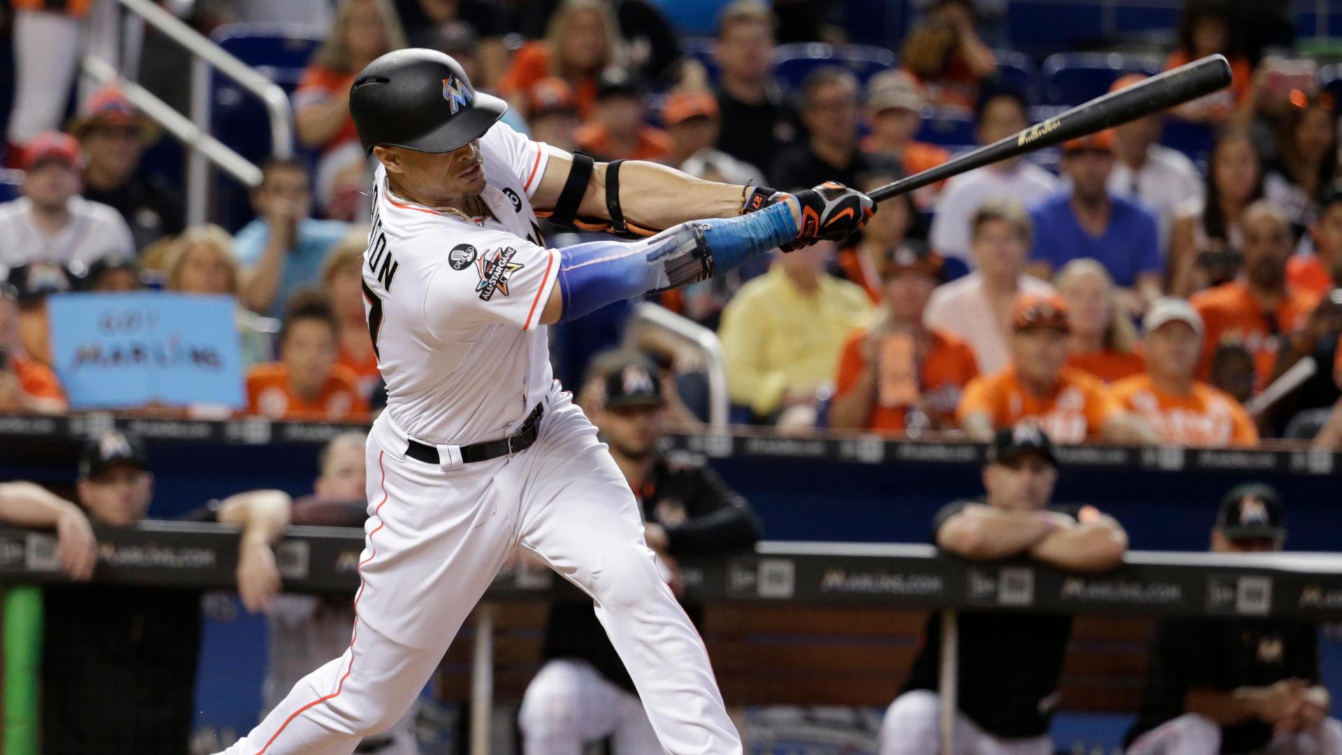 Report: Giancarlo Stanton told to waive no-trade clause or be