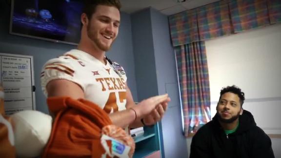 Texas Beck Connects And Inspires Through Sign Language Espn
