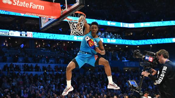 Diallo downs DSJ to win dunk contest