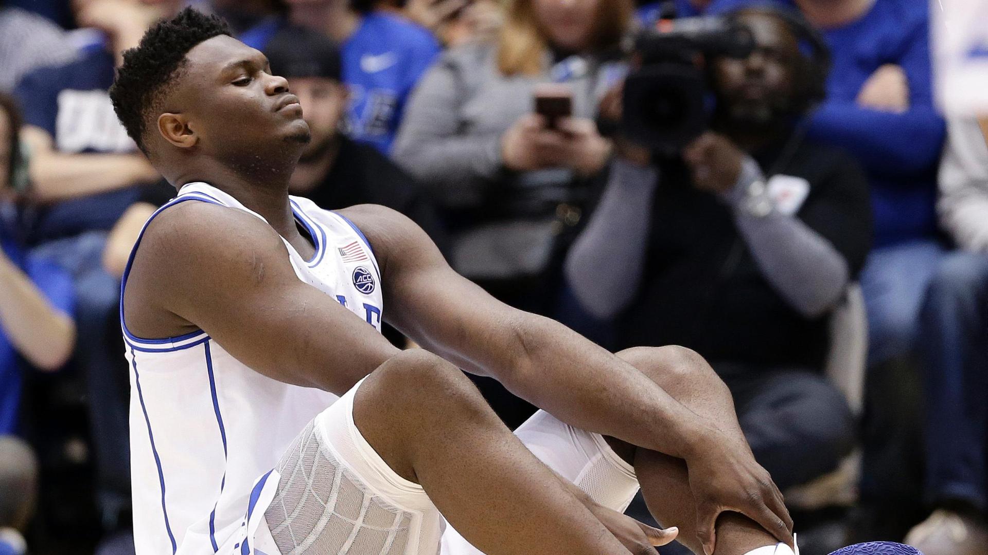 UNC builds halftime lead after Zion exits