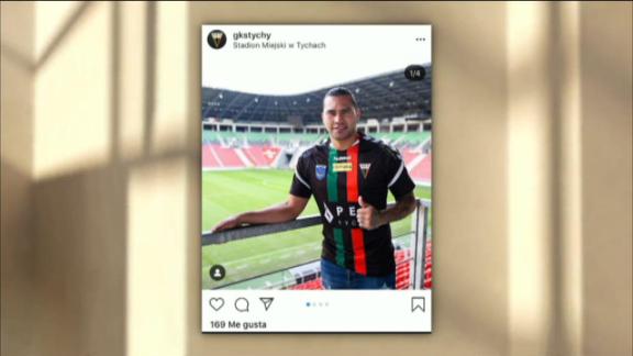 Carlos Peña es presentado con el GKS Tychy de Polonia