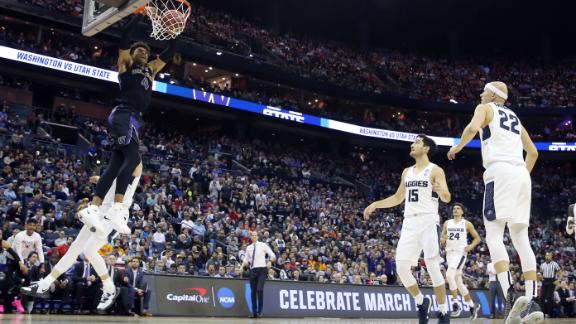 Thybulle's defense rewarded with alley-oop jam