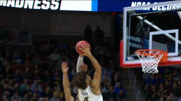 Simpson's sweet bounce pass leads to Livers' nasty slam