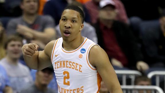 Williams keys Vols' OT win over Iowa