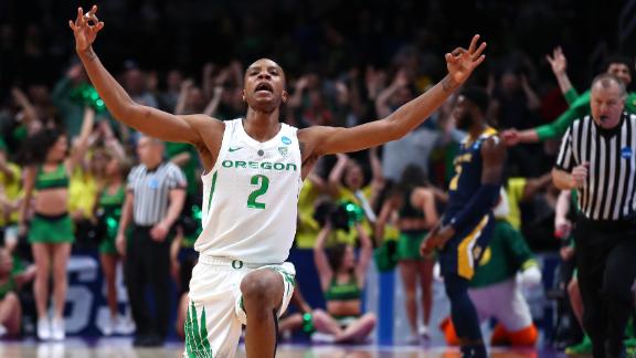Oregon gets hot late in win over UC Irvine