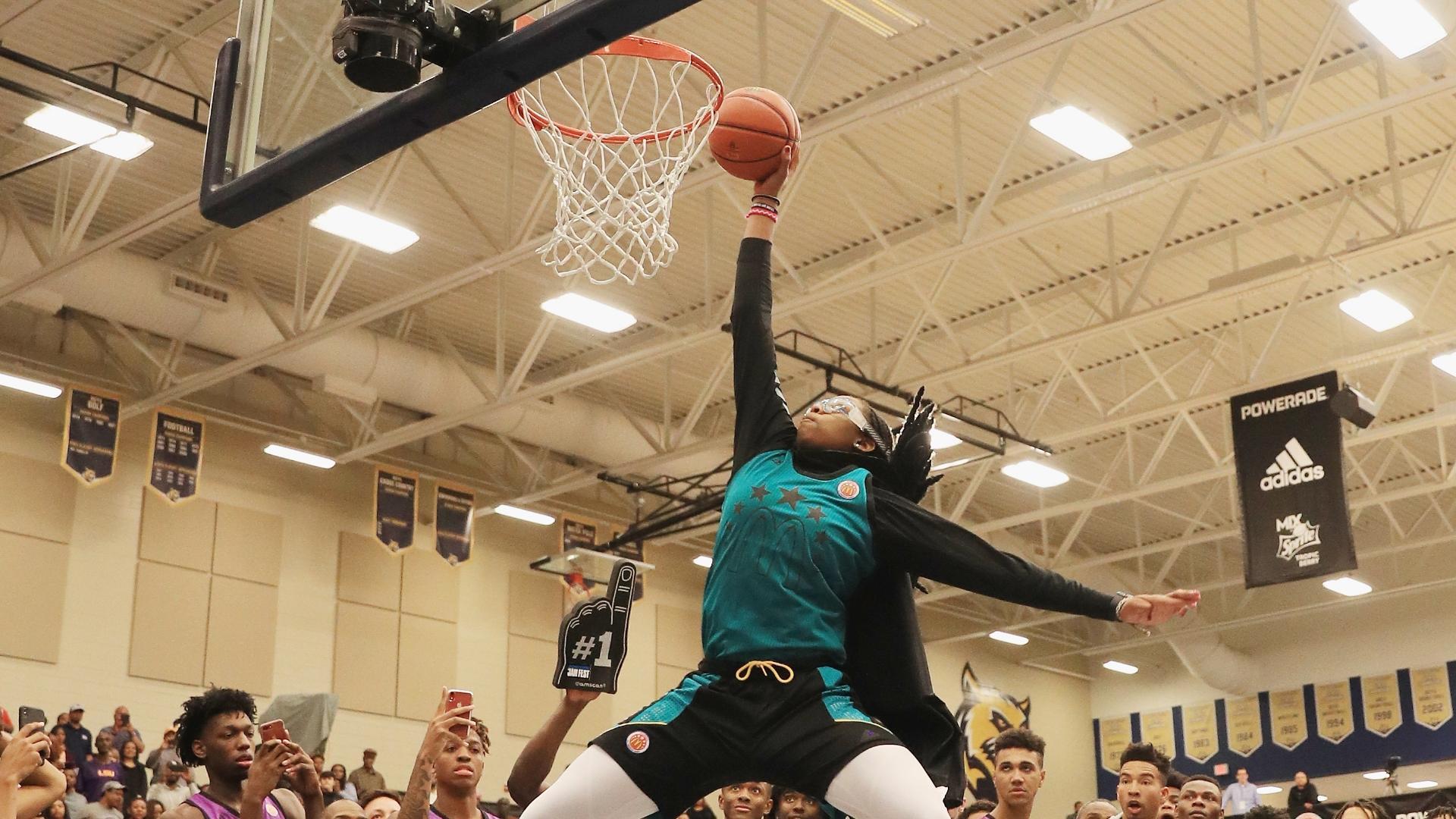 Belibi dazzles with four perfect dunks at Powerade Jam Fest