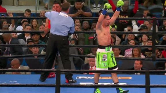 Garcia knocks out Granados in 7th round