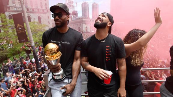 Drake chugs beer on Raptors parade bus