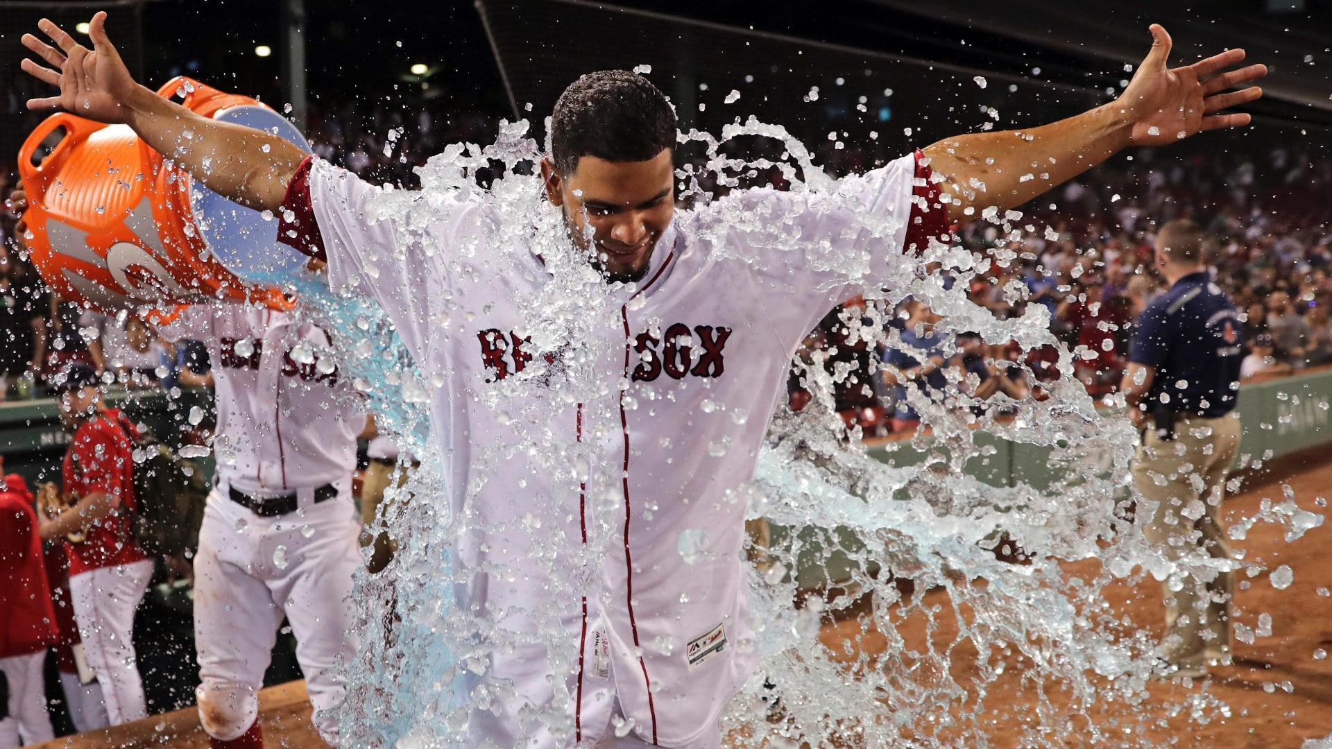 White Sox allow six run rally in extra innings loss