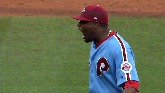 Roberts: Our dugout took Neris' taunts personally