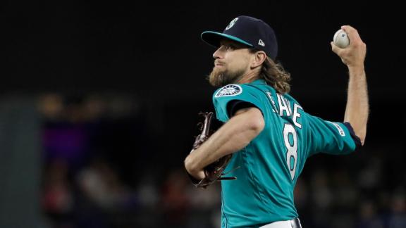 Leake flirts with perfection, loses bid in 9th