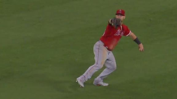 Angels' Kole Calhoun makes AMAZING throw to end game against Dodgers 