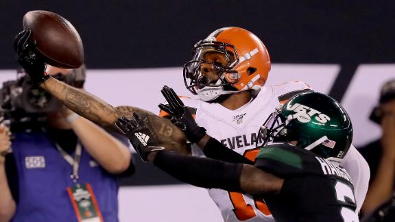 OBJ shines with 1-handed catch, career-long TD in MNF win