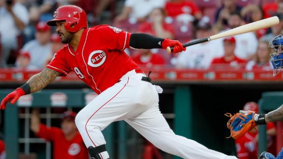 Reds 3, Mets 2  Mets stumble in their playoff push with loss to Reds