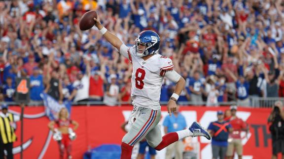Jones' 4 TDs rally Giants past Buccaneers