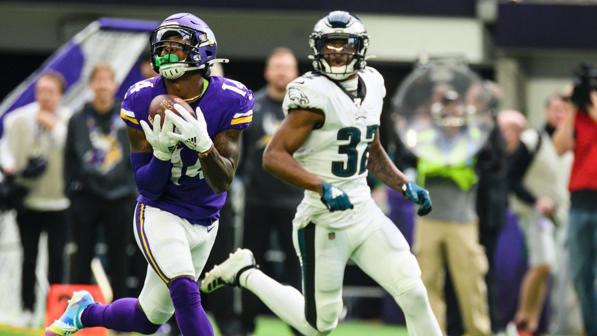 Diggs has monster game with 3 TDs