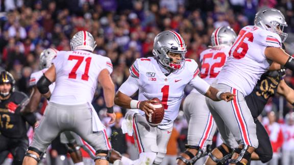 Fields' 4 TDs propel Buckeyes to 7-0