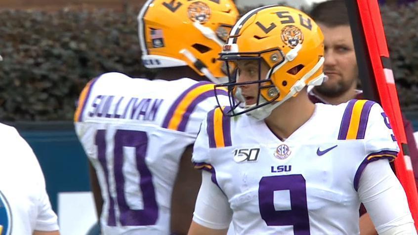 Burrow breaks LSU's single-season record for TD passes