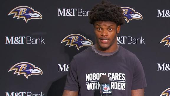 Jackson switched cleats because Seahawks' turf 'sucked'