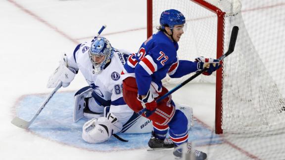 Rangers Score 3 Goals Late In 3rd Period Beat Lightning 4 1 Abc7 New York
