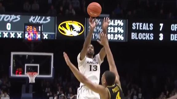 Xavier hits 3-pointer to tie game in regulation, hits big shot in OT