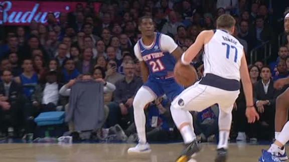 Doncic's behind-the-back dime finds Hardaway for 3-pointer