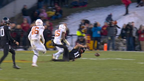Iowa State's fake field goal ends in incompletion