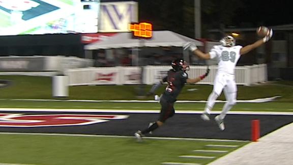 Eastern Michigan WR makes remarkable one-handed TD grab